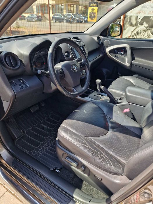 Vând Toyota RAV 4 III Facelift, 2.2 Diesel 2011 Executive Automată