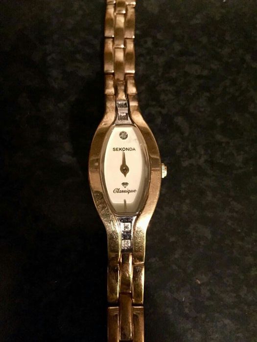 часовник с диаманти Секонда Sekonda Classique Diamonds