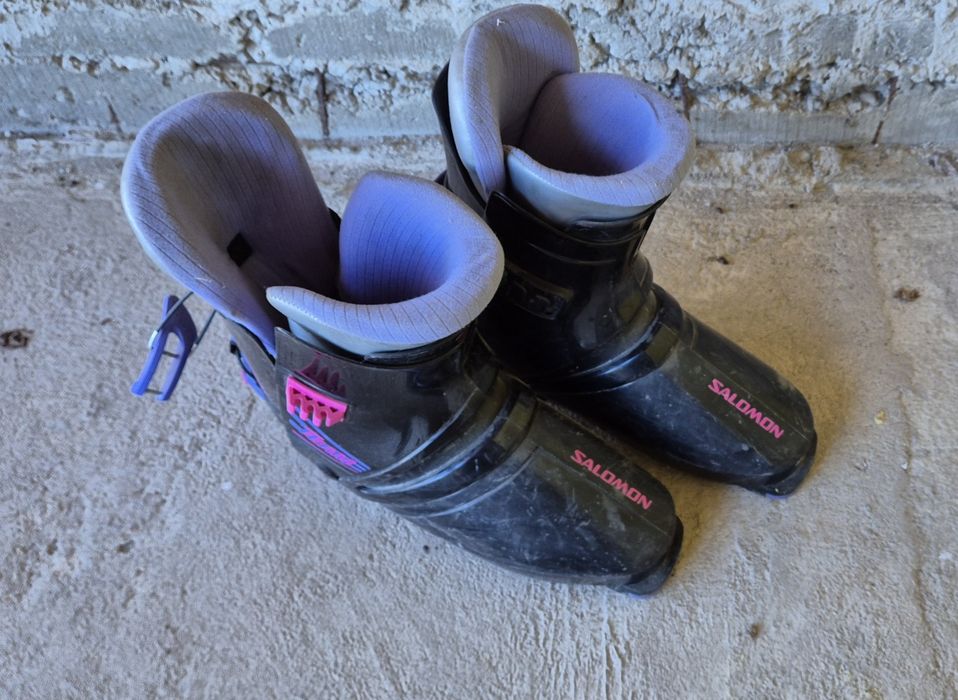 Стари ски обувки -3бр.