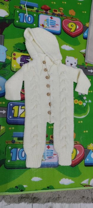 Combinezon salopeta bebe 6-12 luni tricotata manual