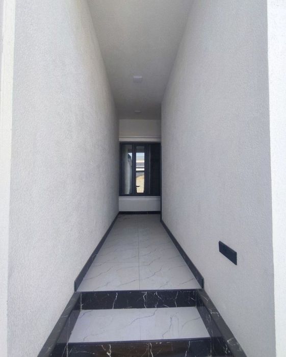 Bardankolda uy sotiladi 2 sotix 4 xona+xol padval