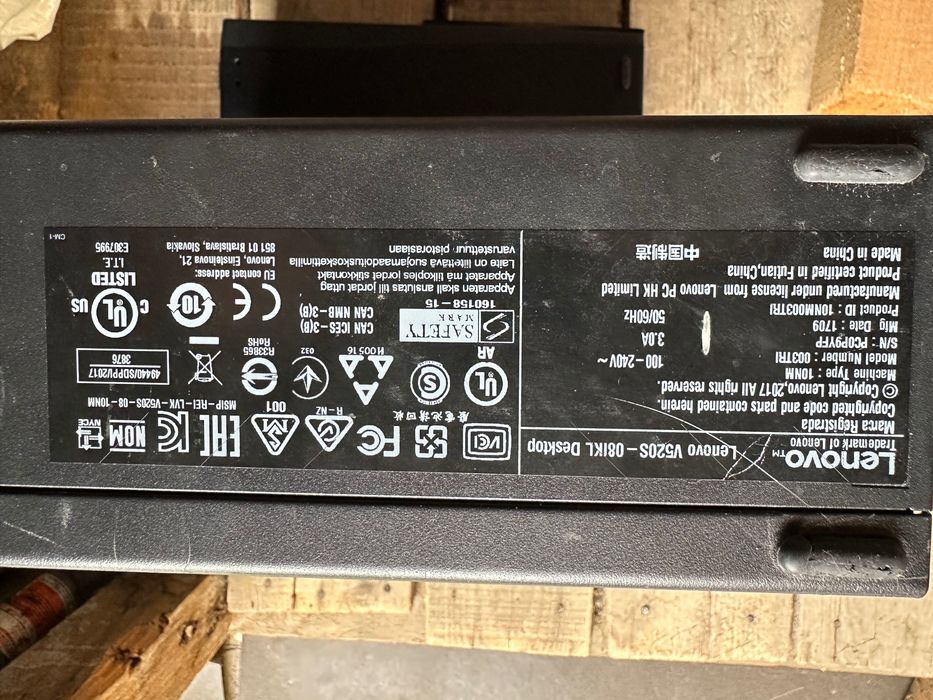 Vând pc uri Vechi funcționale, prețul este pe bucata