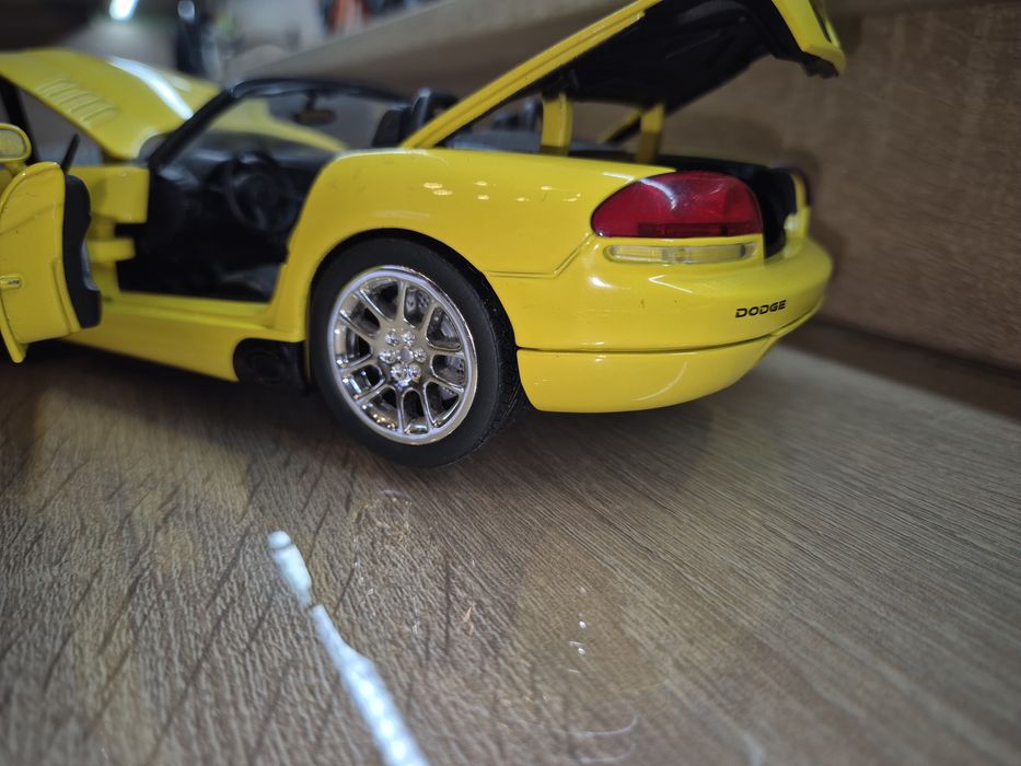 Machete auto1/18 metal