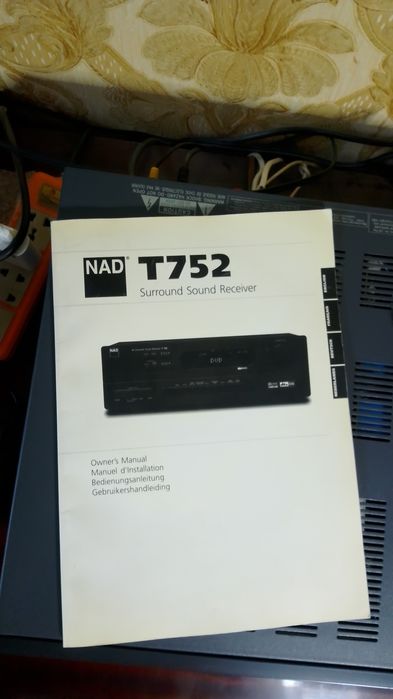 NAD T752 surround sound receiver