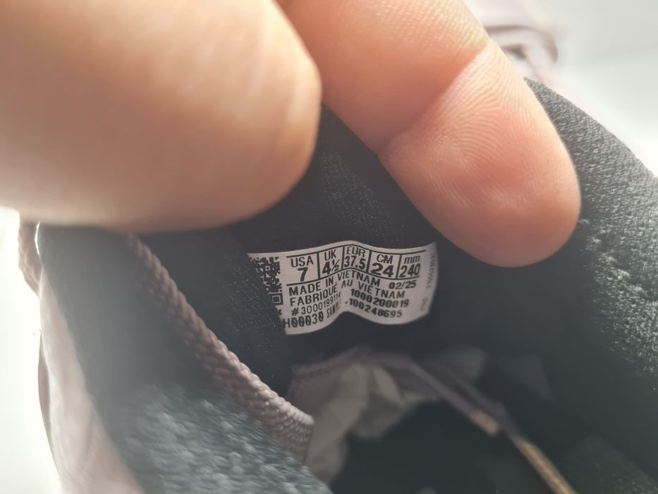 Щангети Reebok 

Чисто нови без кутия.

Размер 37.5 стелка 24 см.

Цен