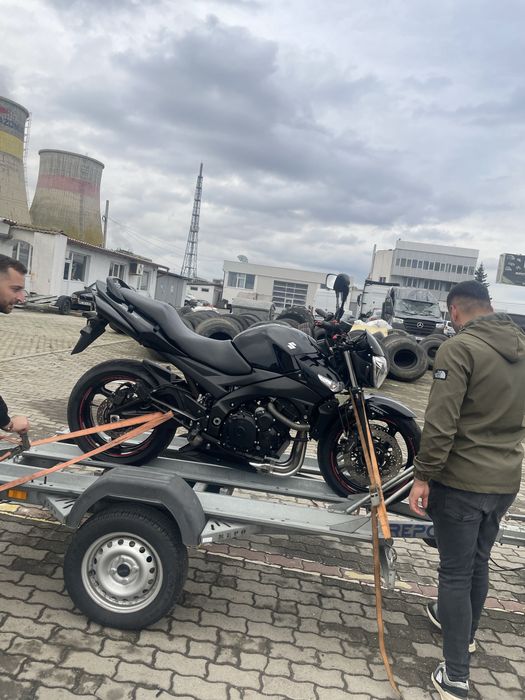 Suzuki  GSR  600