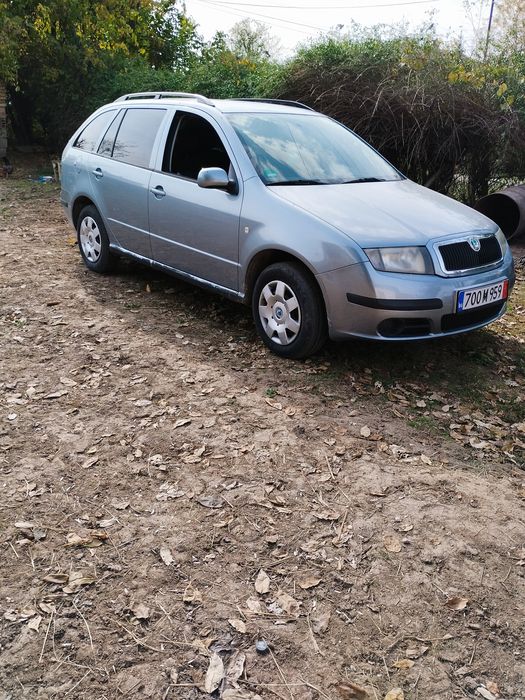 Кола Шкода Фабия 1.4 бензин.16 винтла нов фонос.продавасе