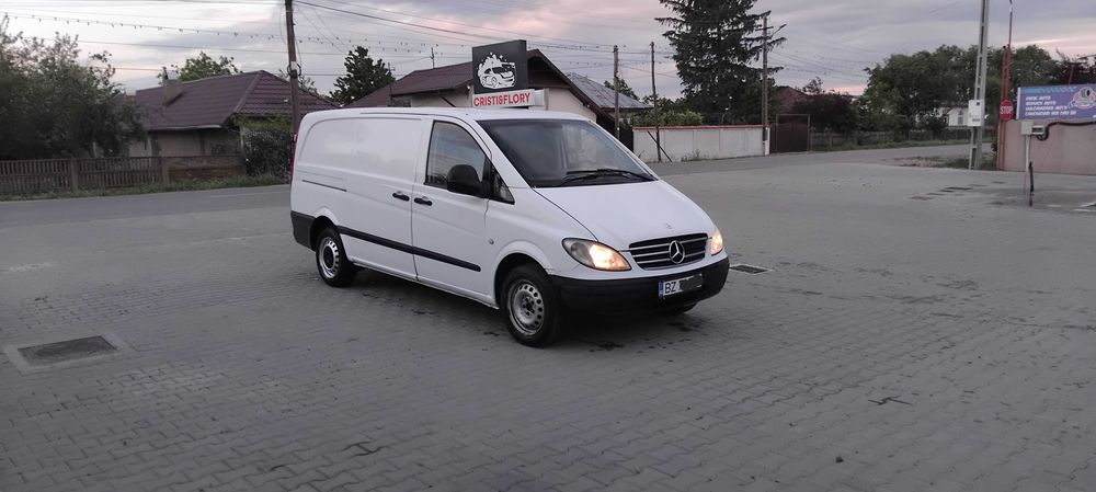 Dubă. Mercedes. Vito.
