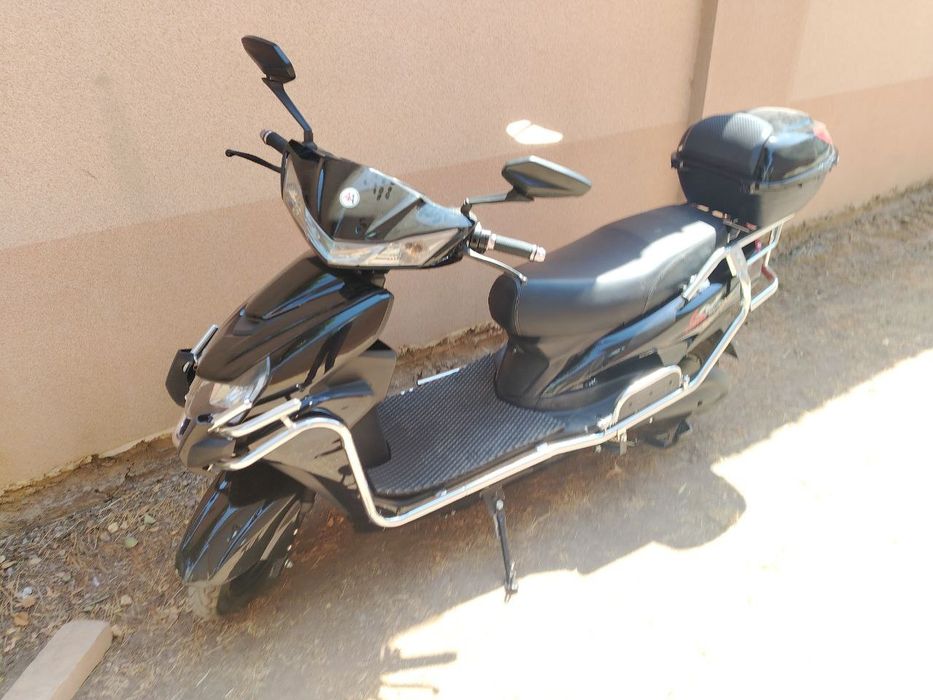 Продаю электро скутер