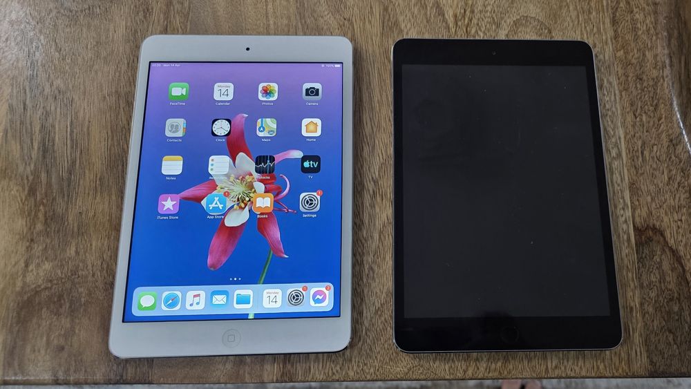 iPad  2броя  в добро състояние