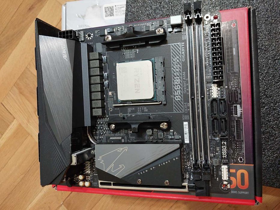 AMD Ryzen 5 5600GT + Gigabyte B550i Aorus Pro AX Wi-Fi