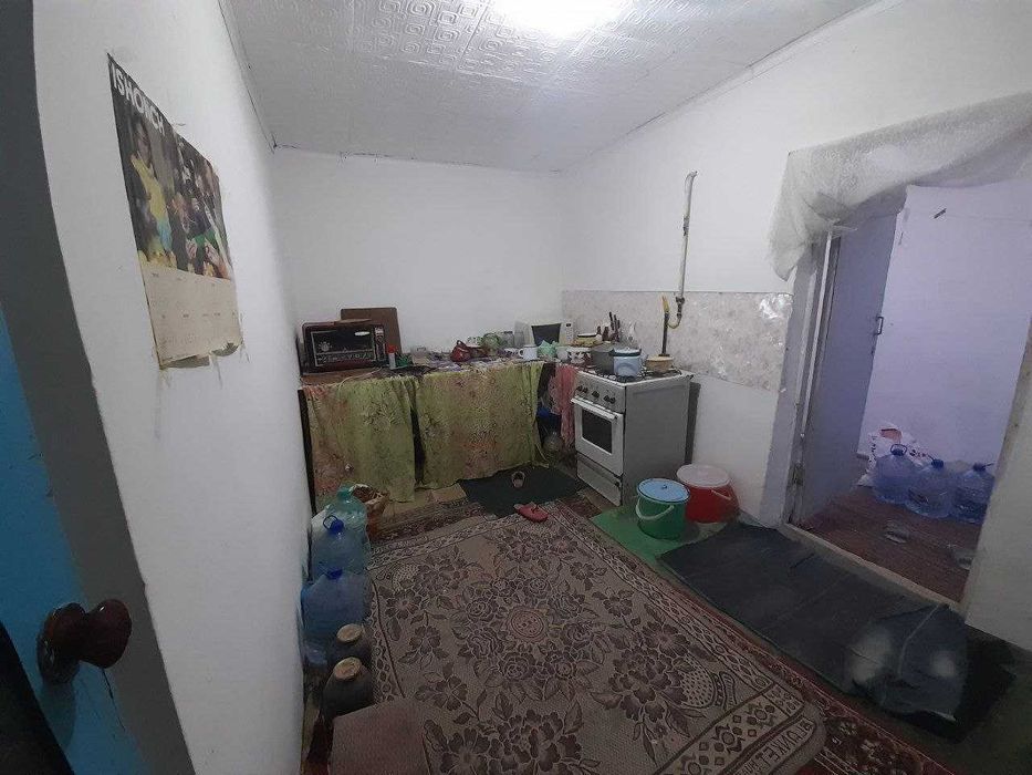 Срочно уй сотилади.