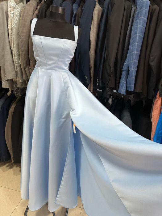 Rochie lunga albastra cu slit