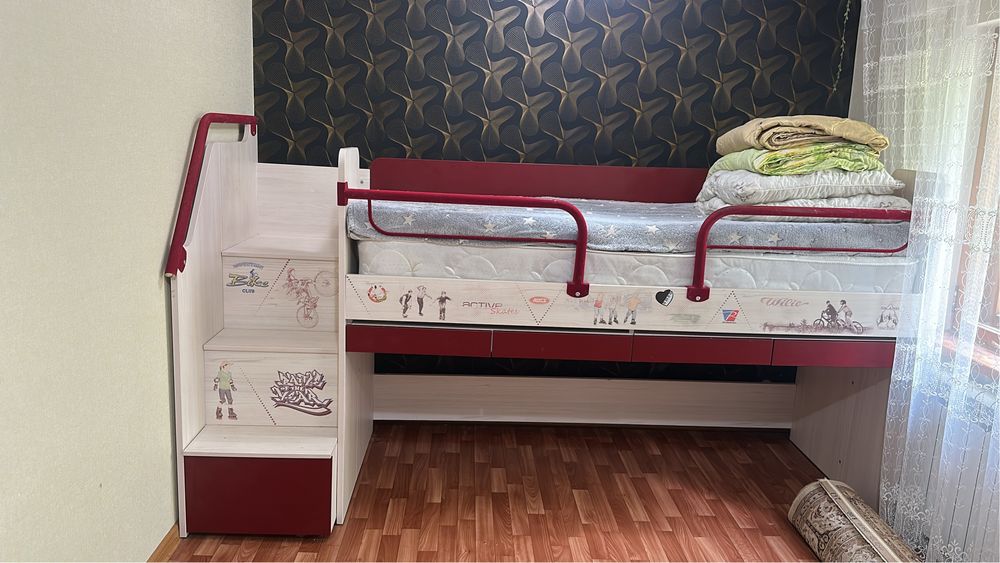 Продам кровать трансформер.
