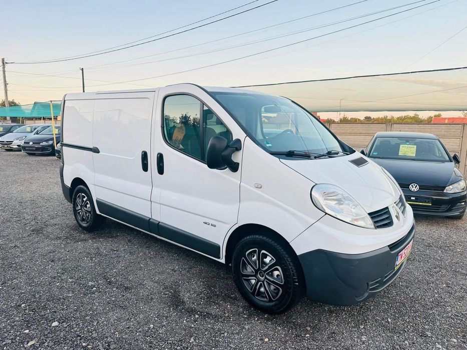 RENAULT Trafic 2011 — imagine 2