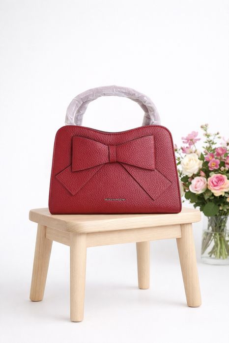 Ayollar sumkasi sotiladi