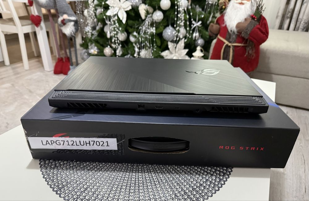 Laptop Gaming ASUS ROG Strix G17 G712LU-H7021