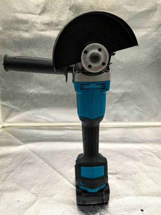 Set scule 4 in 1 pe acumulator 699 lei