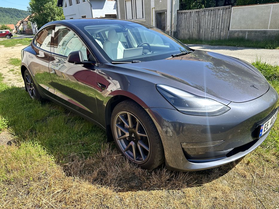 Tesla model 3 long range