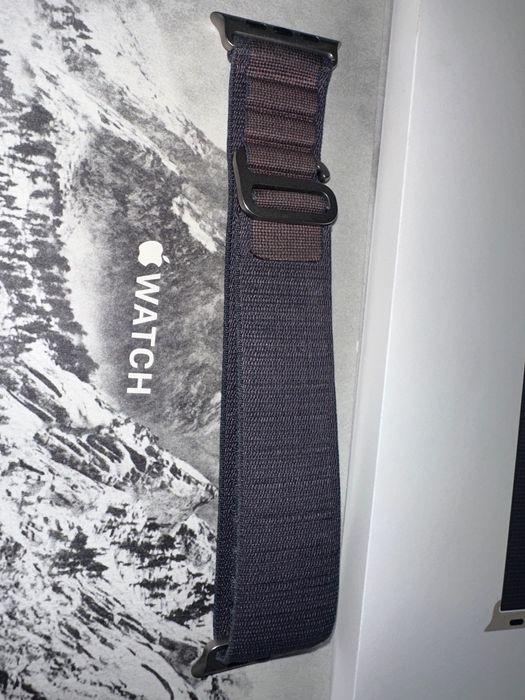 Apple Watch Ultra 2 49mm Natural Titanium | Alpine Loop Indigo L | Baterie 97% | Garantie eMag 2027 | Full Box