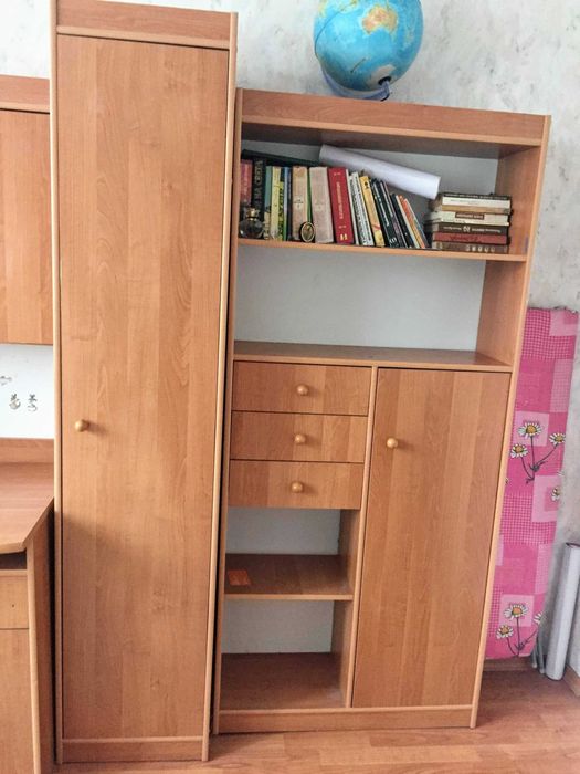 Продавам секция в много добро състояние