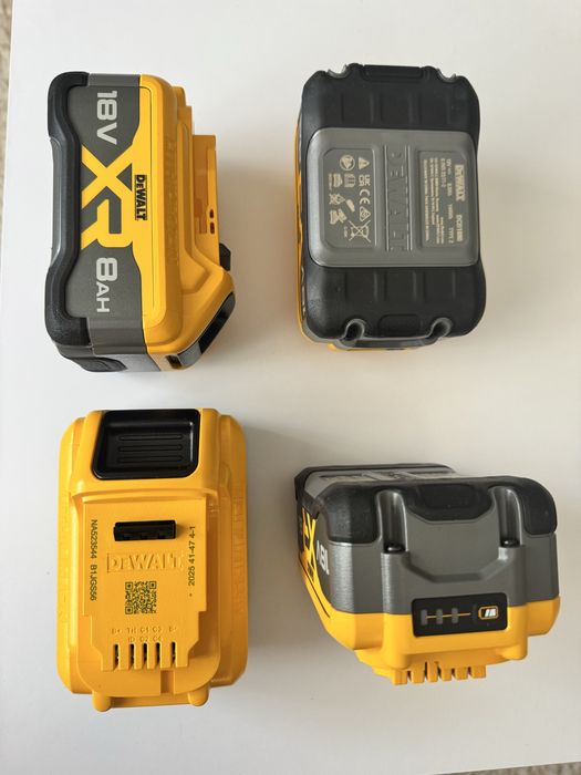 Acumulator DeWALT XR 18V 8Ah (DCB1880)