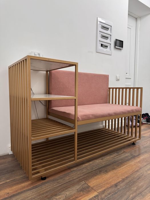 Металлическая скамья-обувница