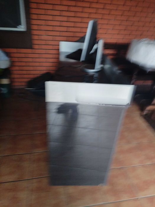 Продам стол рецепшин