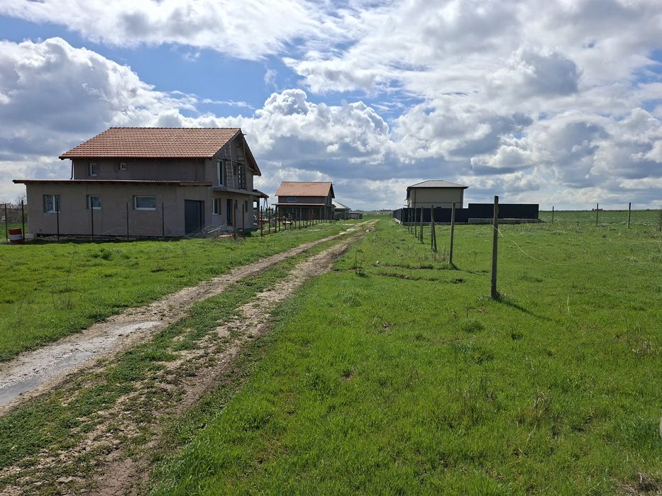 Proprietar vand 400mp in Lazu