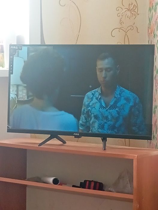 Продам телевизор с интернетом