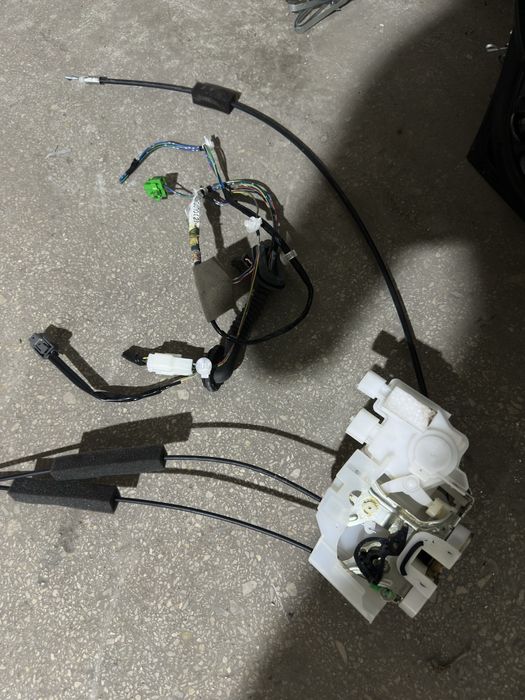 Продам дверь Legacy BL