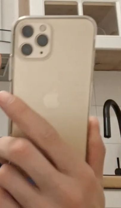 Продам iPhone 11 Pro 256 ГБ