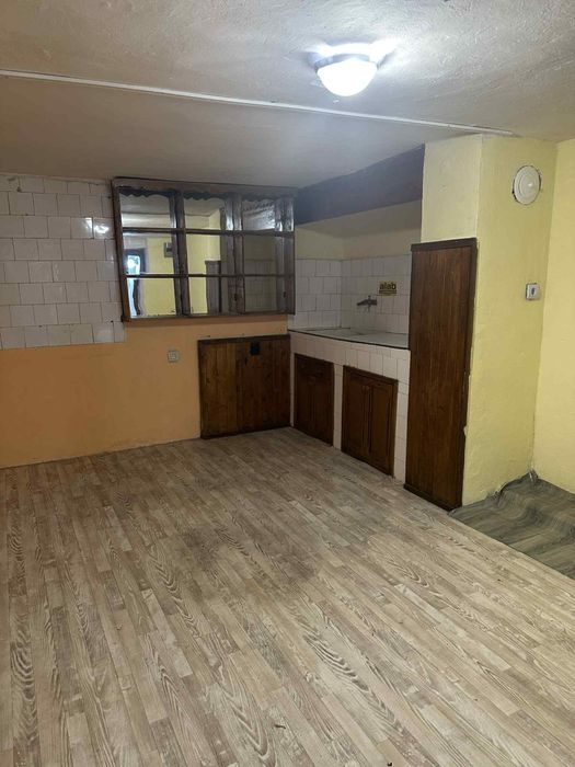 Отдавам под наем помещение 35 кв.м