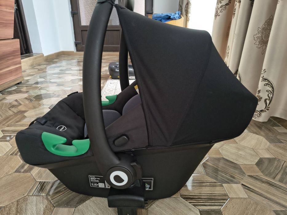 Se vinde scoica cu bază în stare foarte buna.