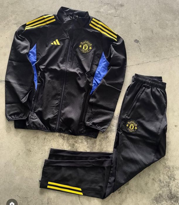 Мъжки шушляк екип/комплект/сет Adidas Manchester United сезон 2026г-2027г
