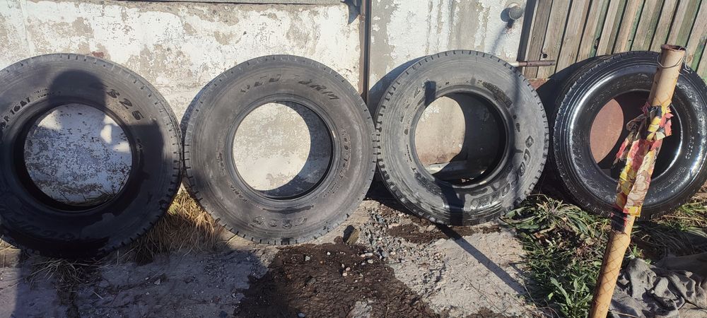 Срочно продам летние покрышки