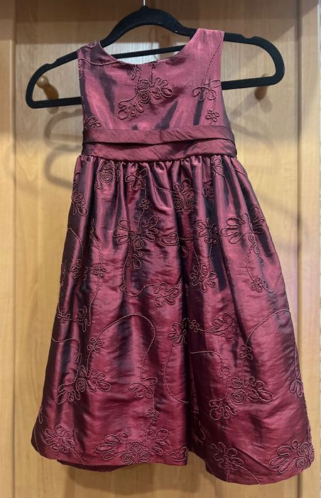 Платья детские продам