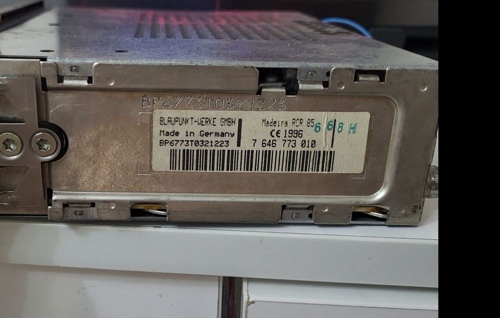 Продам кассетную автомагнитолу Blaupunkt