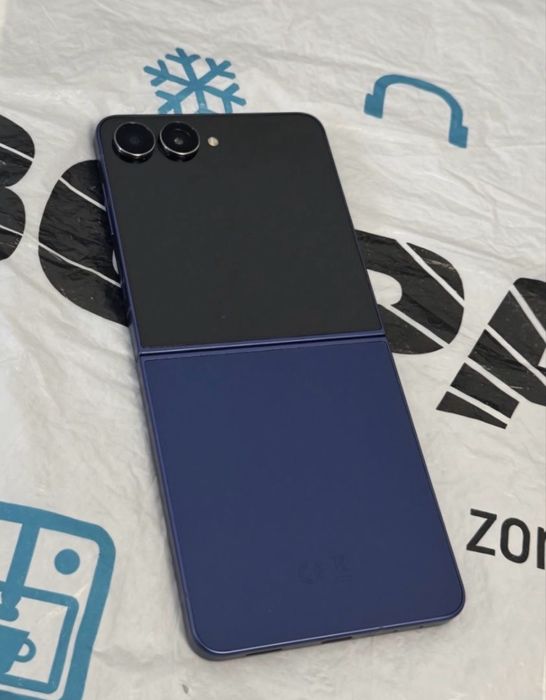 ***КАТО НОВ 512GB Samsung Z Flip 7 Зора Гаранция 2027г. Blue / Син