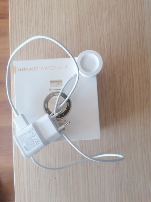 Смарт часовник Huawei GT4