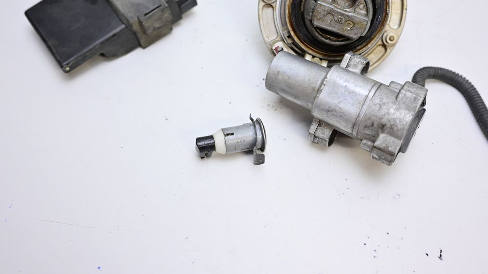 Set Contact Chei ECU CDI Buson Incuietoare Honda CBR600F F4 PC35 1999