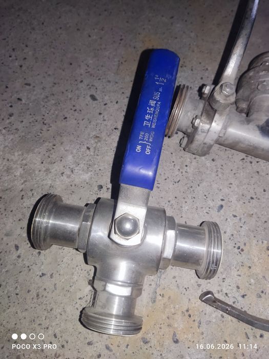 трехходовые краны и дисковые затворы из нержавеющей стали пищевого