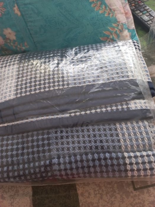 Новое   покрывало  полуторка. 140×200 см.  В  клетку,