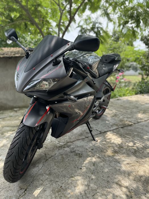 Yamaha Yzf r125 din anul 2012