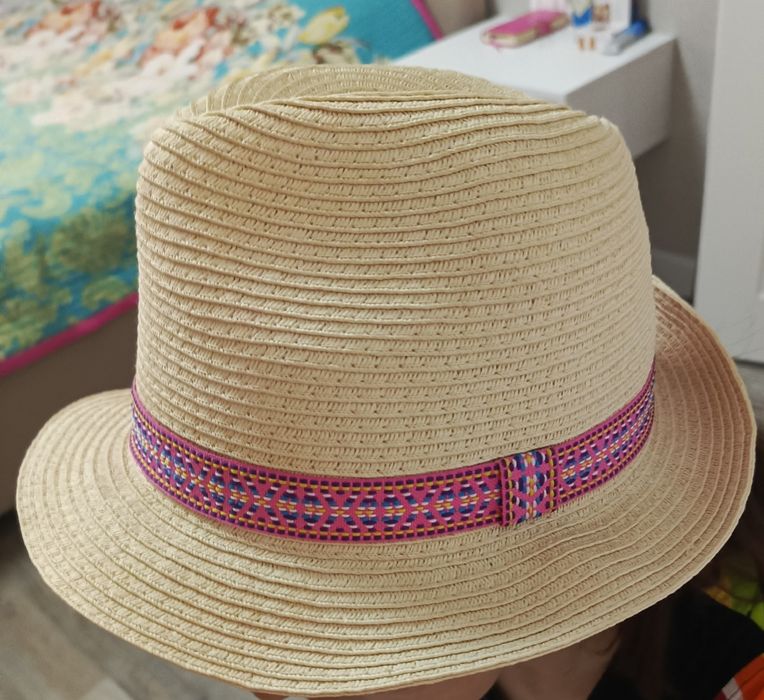 Продам летнюю шляпу в отличном состоянии