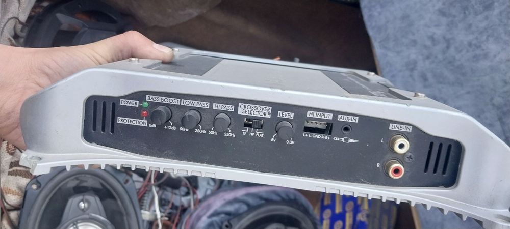 Продается усилитель и 2 колонки