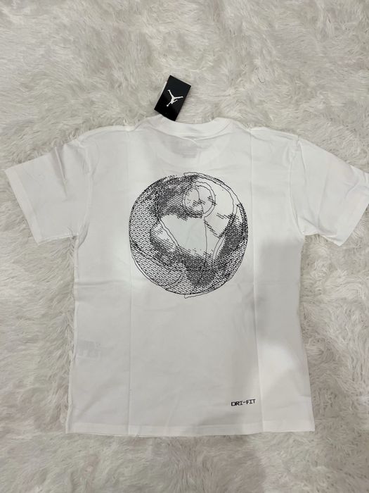 Футболка Jordan.