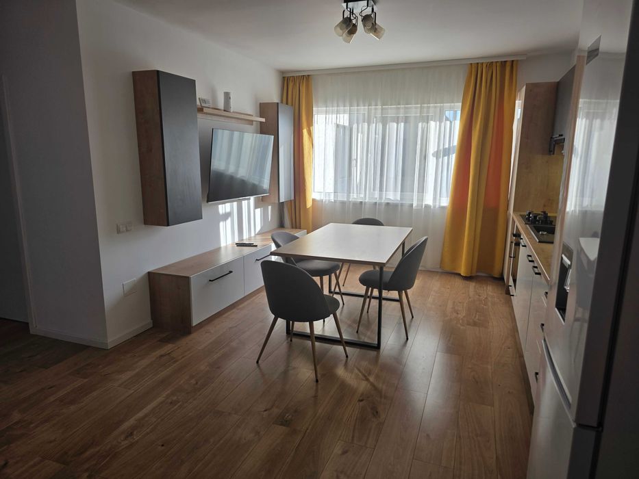Inchiriez apartament 3 camere