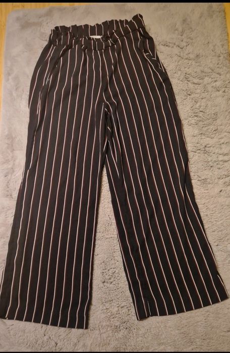 Pantaloni largi H&M, mărimea 42, noi fara eticheta