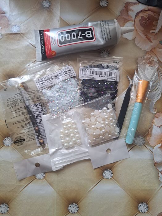 Vând materiale și accesorii pentru handmade